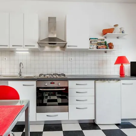 Cozy New Flat For 2 Or 3 흐바르