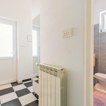 Cozy New Flat For 2 Or 3 아파트 흐바르