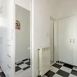 Apartman Cozy New Flat For 2 Or 3