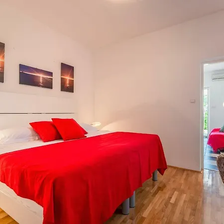 Apartman Cozy New Flat For 2 Or 3