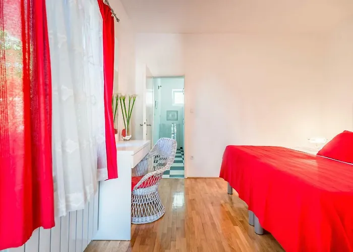 Cozy New Flat For 2 Or 3 Hvar Town