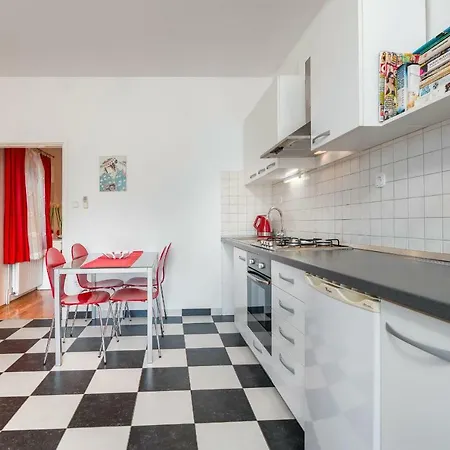 Cozy New Flat For 2 Or 3 *